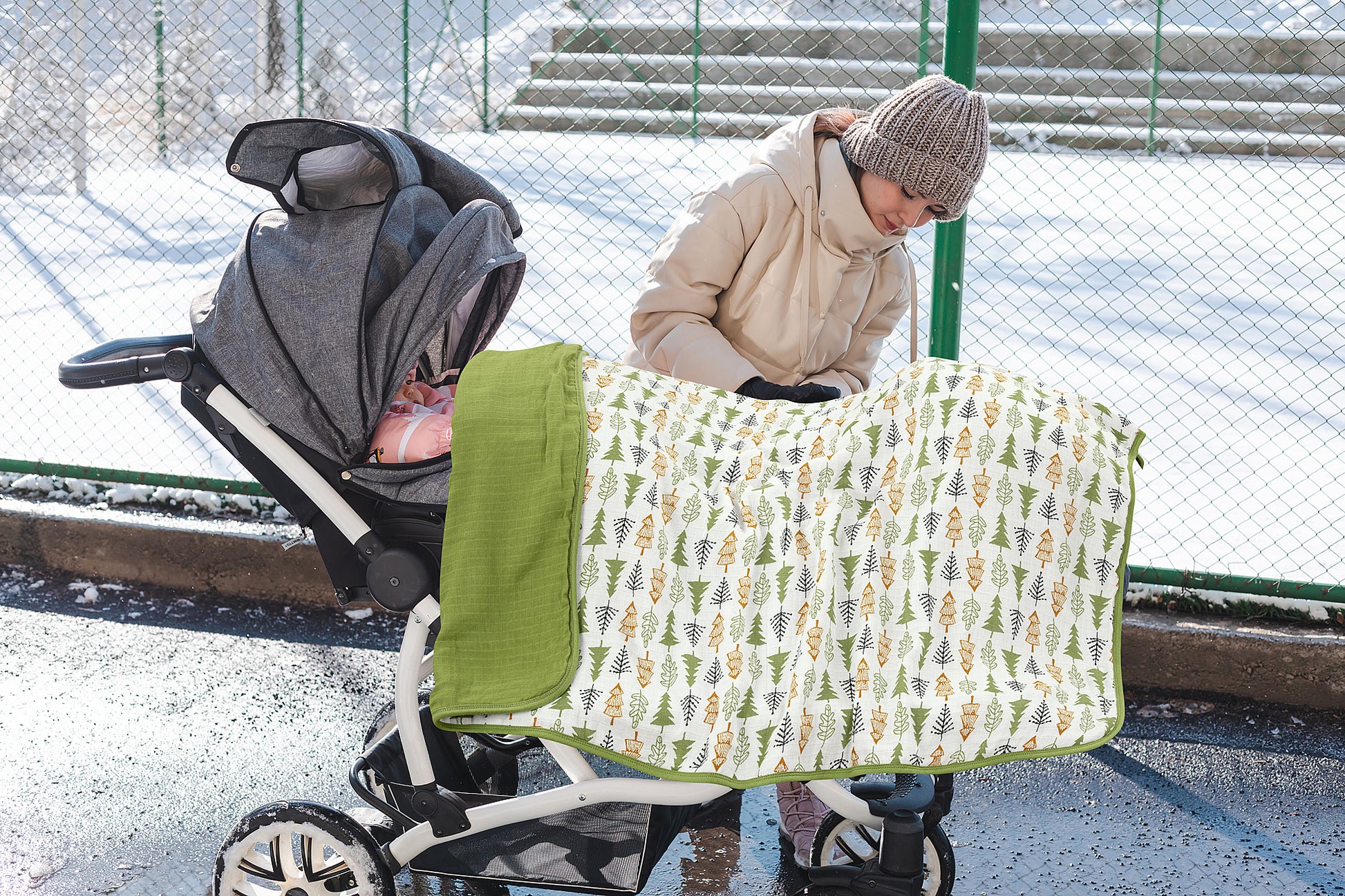 Muslin Stroller Blanket - 4 layered super soft - Into the Jungle - Dreams & Dimples